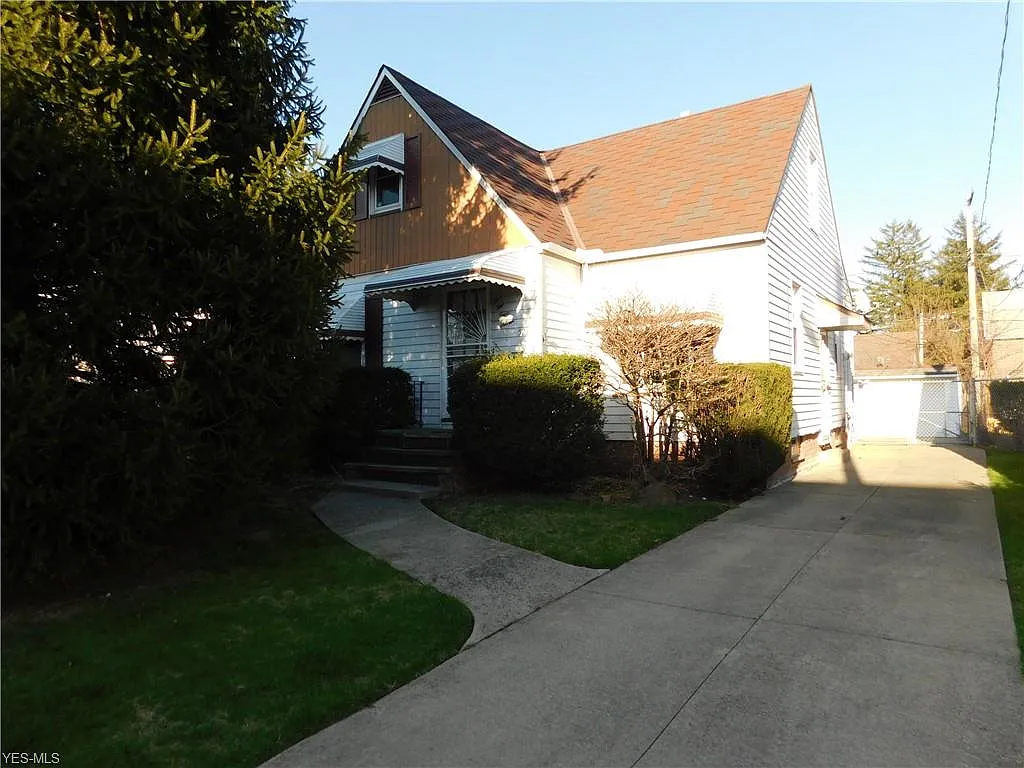 5247 Arch St photo 1