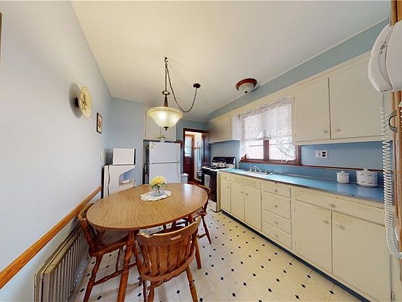 5th image of 206 Bache Ave