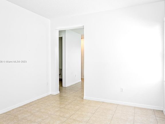 3rd image of 741 NE 191st St