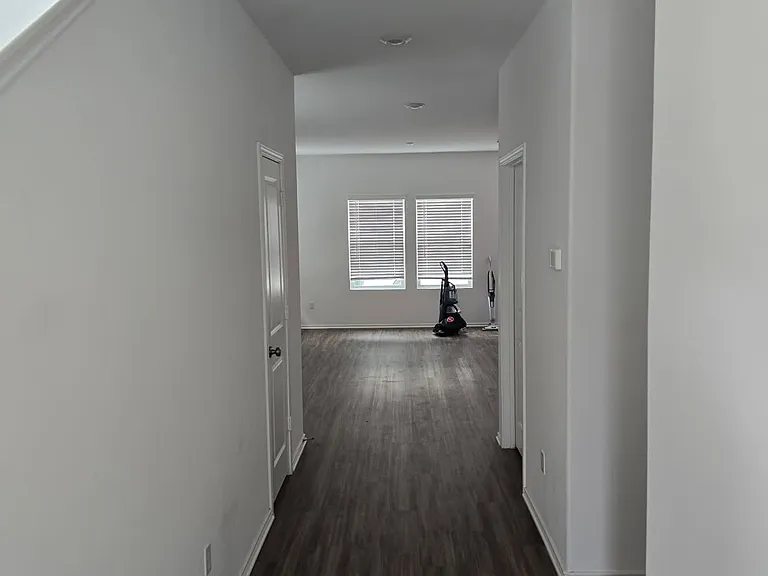 1433 Weatherford Ln — Photo 17