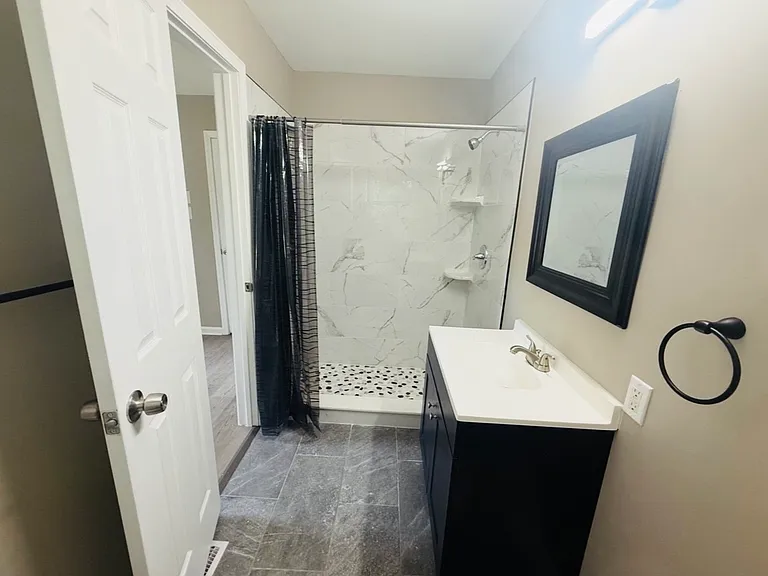 304 E Barr St — Photo 13