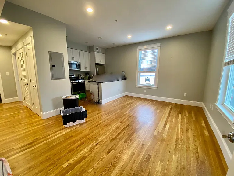 405 S Huntington Ave #2R — Photo 24