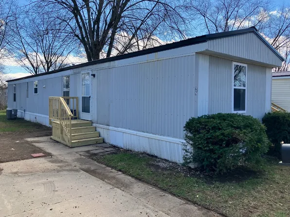 705 E 4th St #62, Rochester, IN 46975