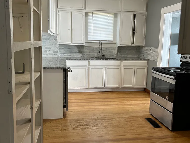604 N Broad St — Photo 4