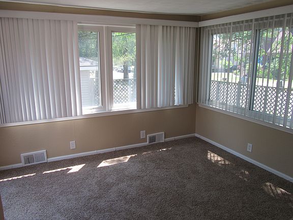 5th image of 2206 Pinecrest Dr