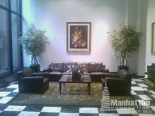 Sold by Manhattan Connection | media 6