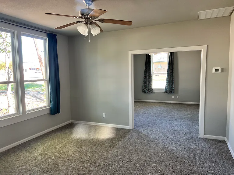 309 S Dallas St — Photo 3
