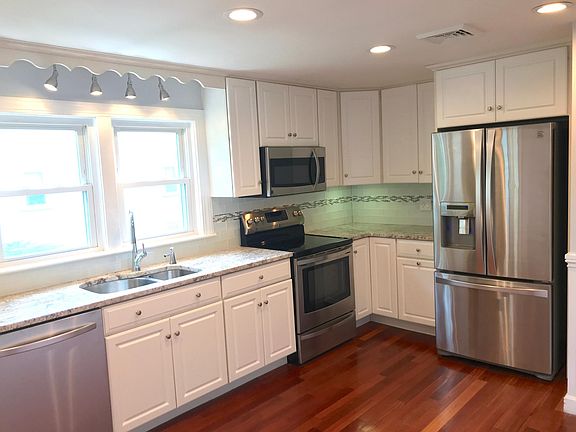 Modern kitchen.