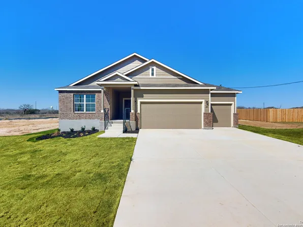 112 Pendleton Cove, Floresville, TX 78114