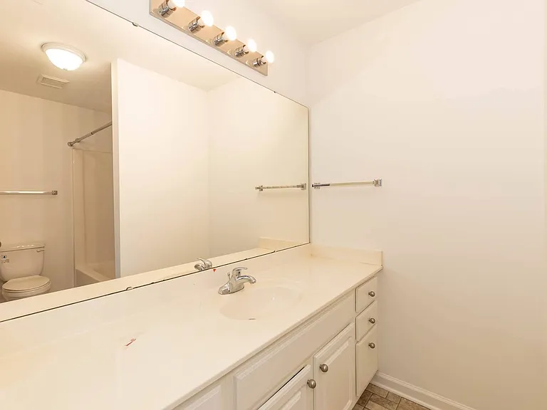 295 Plaza Dr #E — Photo 22