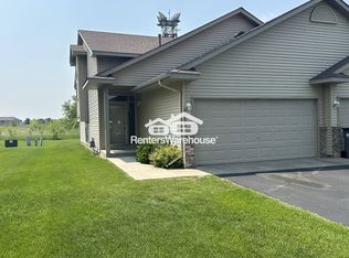 1159 Honeysuckle Ln SE, Cambridge, MN 55008