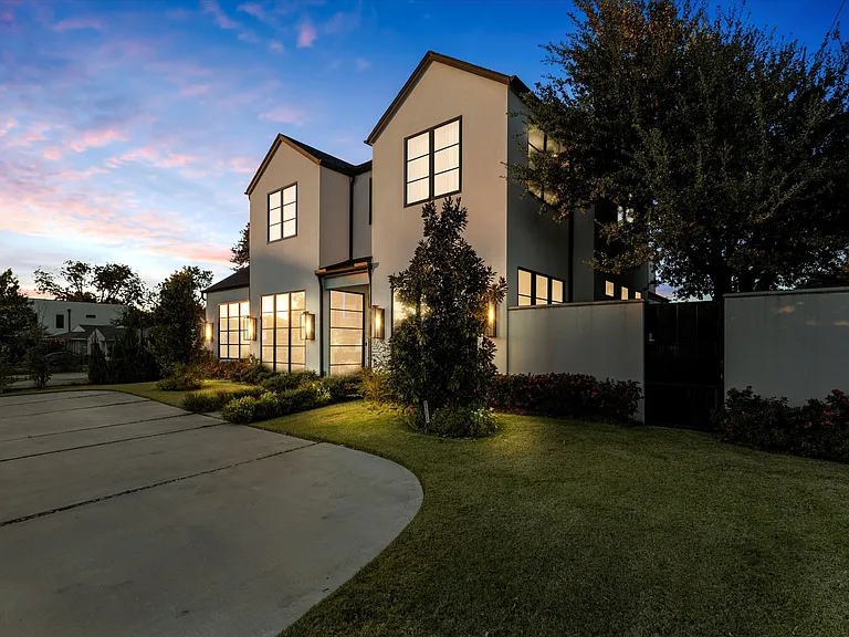 3771 Almazan Dr — Photo 18