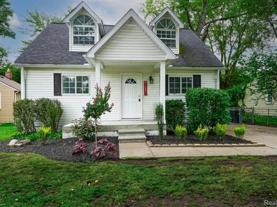 21685 Roosevelt Ave, Farmington Hills, MI, 48336