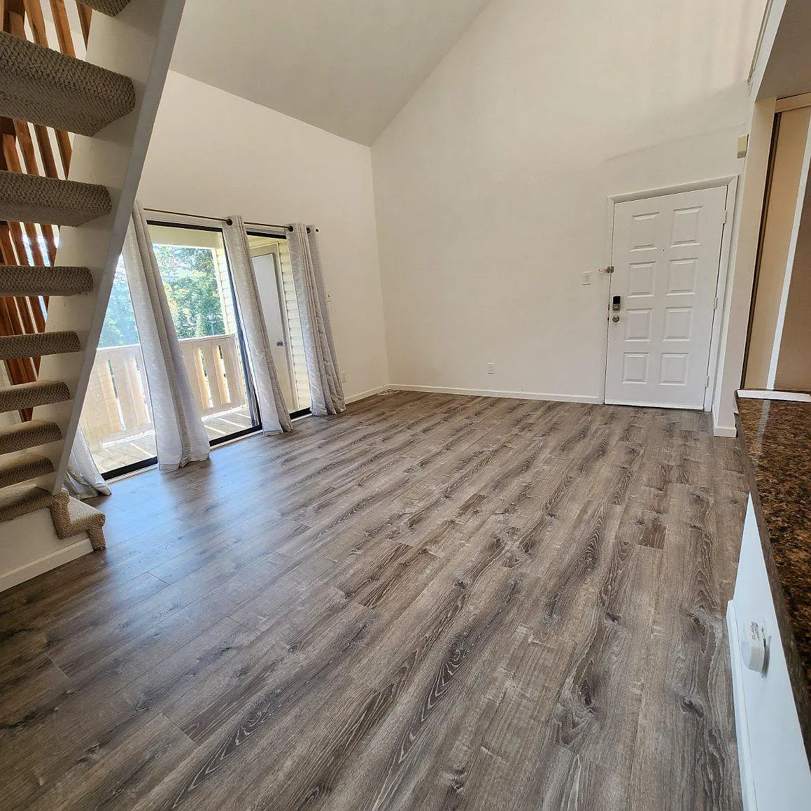 2 bed, 2.0 bath, 996 sqft, $2,350 — Photo 4