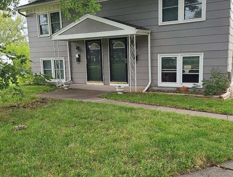 3801 Hillcrest Dr — Photo 1