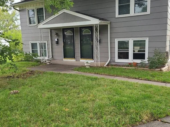 3801 Hillcrest Dr, Des Moines, IA 50310