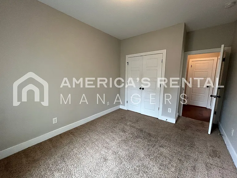 300 Oakwell Cir — Photo 22