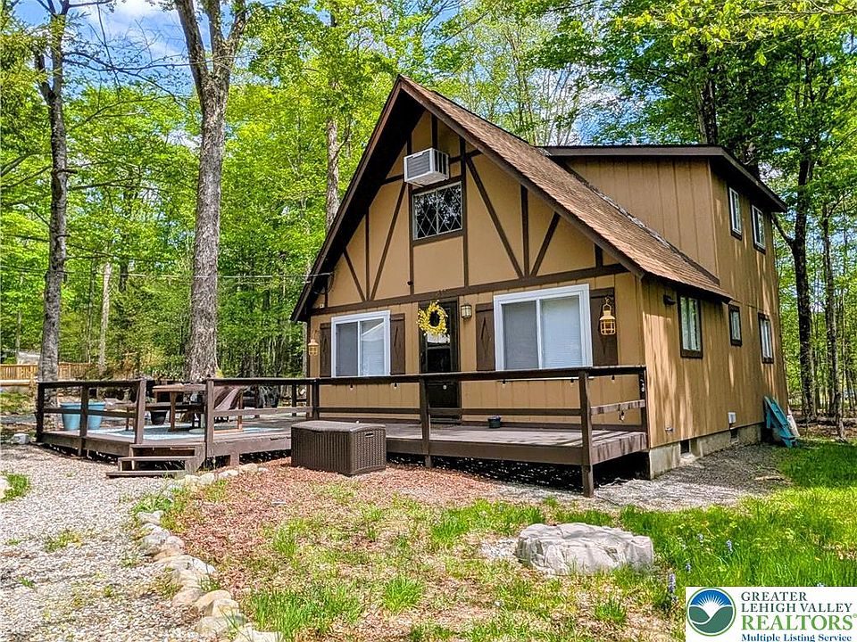 1st image of 136 Tomhickon Trl