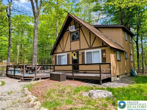 136 Tomhickon Trl, Pocono Lake, PA 18347