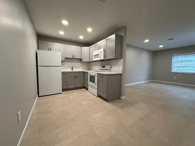 1741 3rd Avenue North 6 - 1 — Photo 2