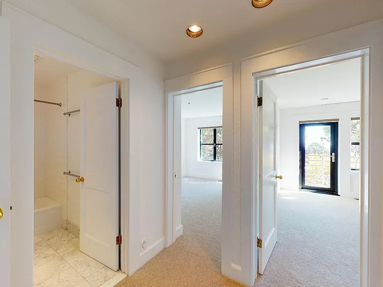 215 Upper Ter — Photo 10