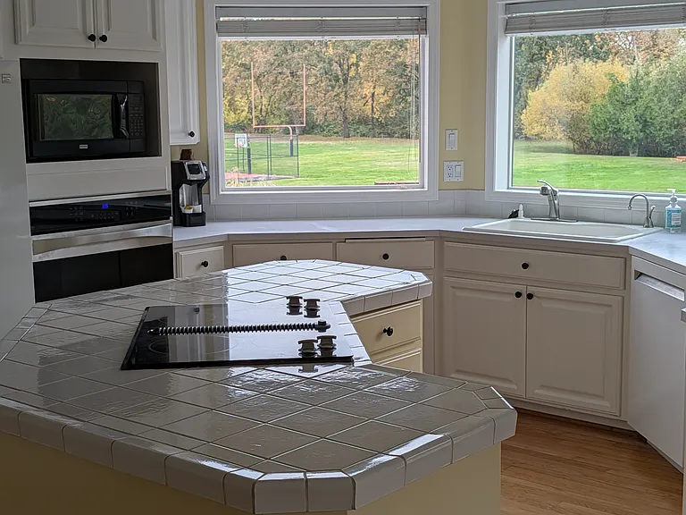 NW Baker Crest Ct — Photo 11