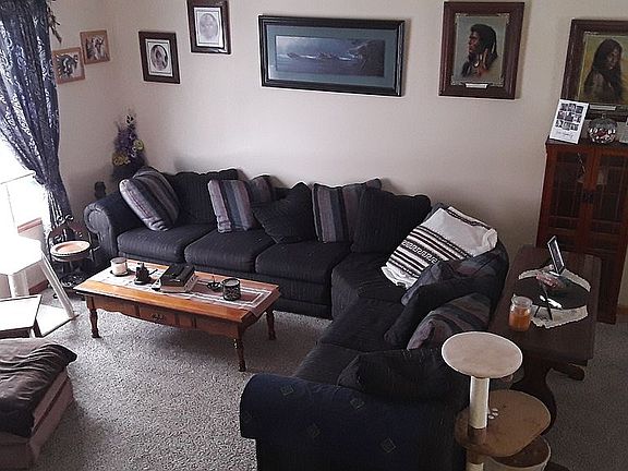 Main level livingroom