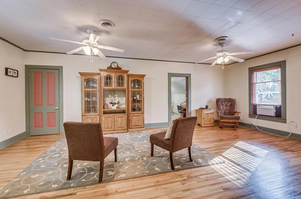 2 bed, 1500 sqft, $1,875 — Photo 4
