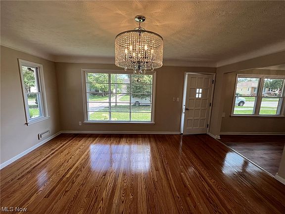 4th image of 3316 North Ave