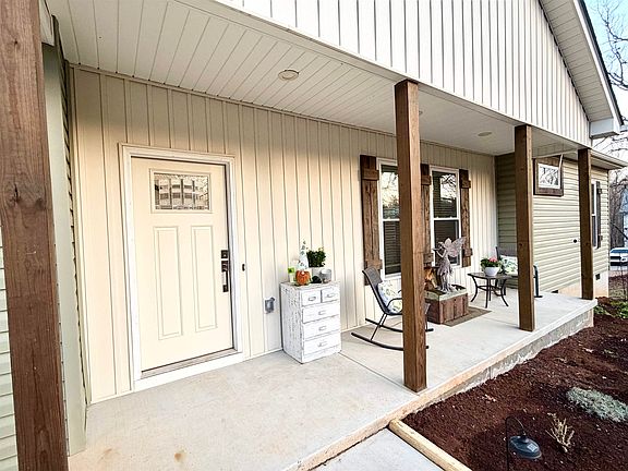 4th image of 121 Mill Pond Rd