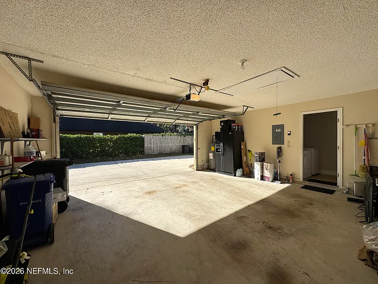 421 Chicopee Ct — Photo 41