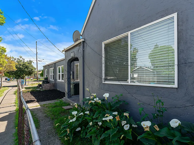 1205 Grand Ave — Photo 15