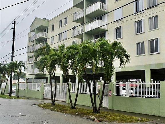 2nd image of 616 NW 26th Ave APT 210