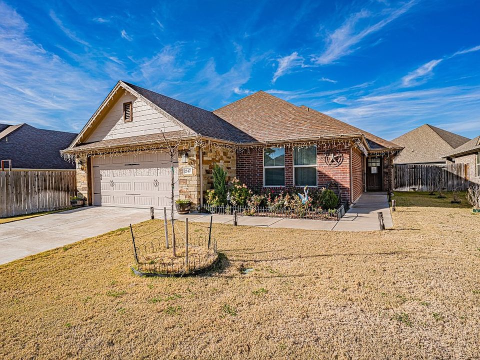 1st image of 247 Jacinth Ln