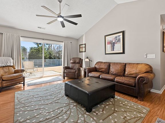 2nd image of 264 Pilothouse Dr.