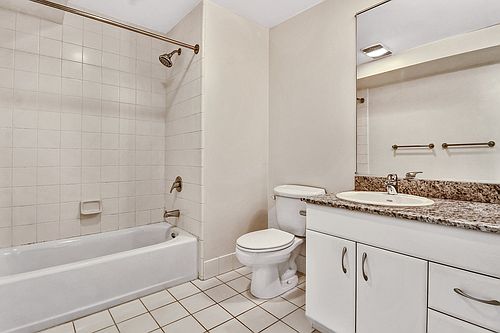3rd image of 260 King St #296