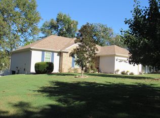 548 Wisconsin Rd, Hollister, MO 65672