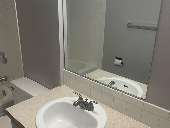 5th image of 1825 W Pacific Ave #4