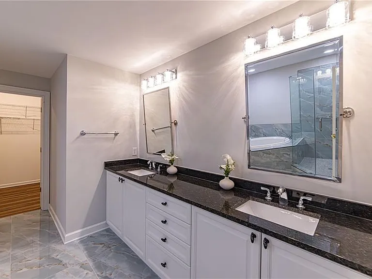 3275 Lenox Rd NE #214 — Photo 33