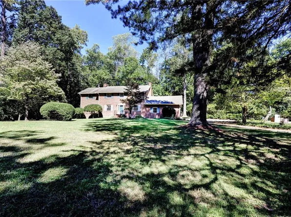 265 E Queens Dr, Williamsburg, VA 23185