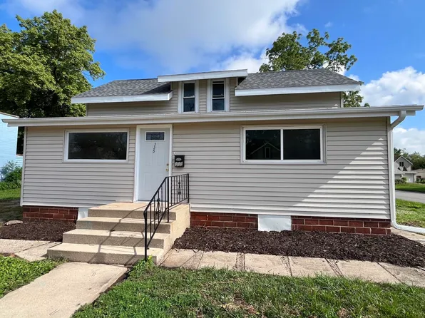 325 E 13th St, Spencer, IA 51301