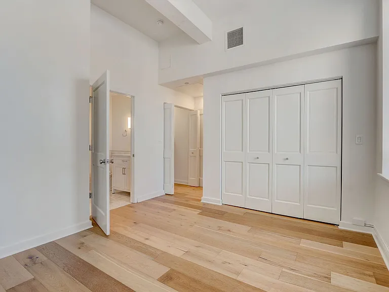 Franklin House Apartments — Photo 40