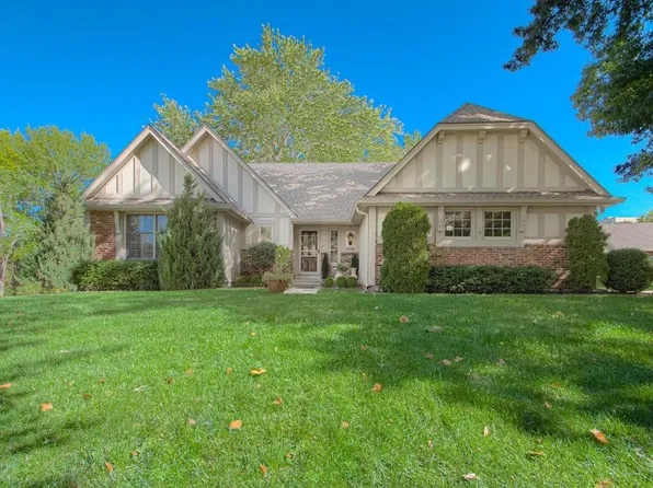 11155 Eby St, Overland Park, KS 66210
