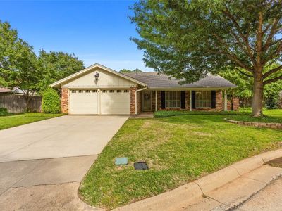 1710 Park Ridge Ct, Arlington, TX, 76012