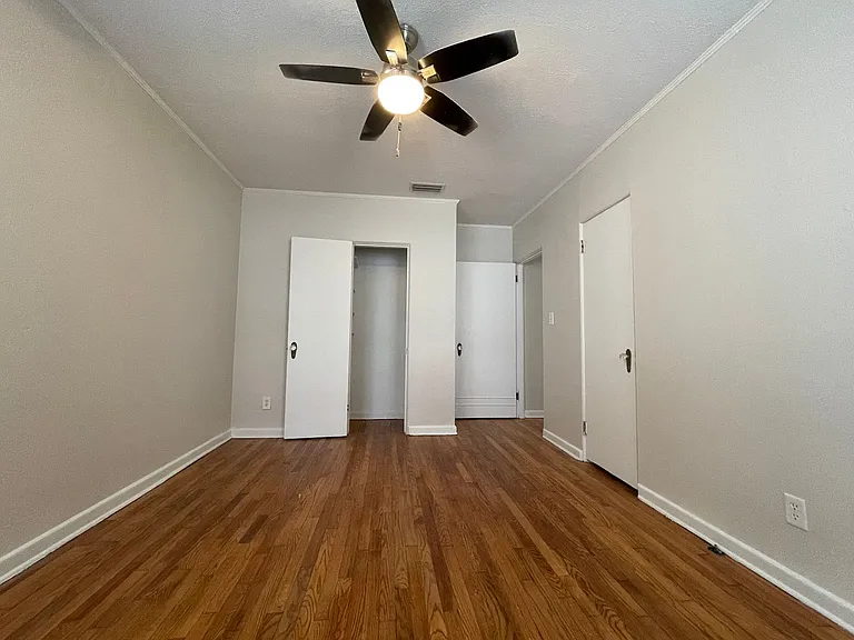 730-732 N Highland Ave — Photo 18