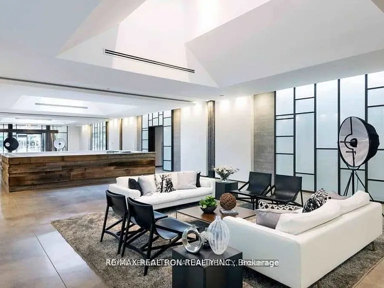 1030 King St W #1008 — Photo 12