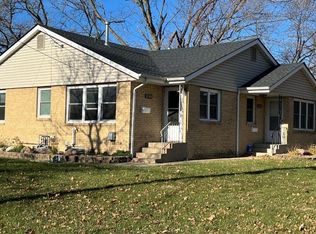 3700 42nd St, Des Moines, IA 50310