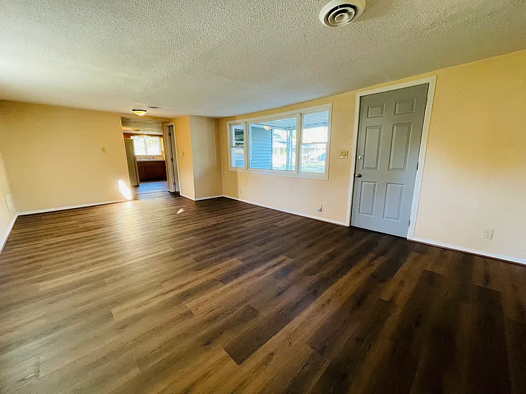 306 1/2 N Union St #8 — Photo 4