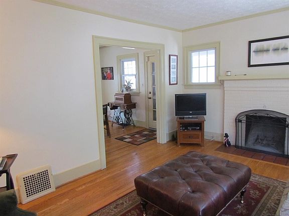 3rd image of 203 Oakwood Ave