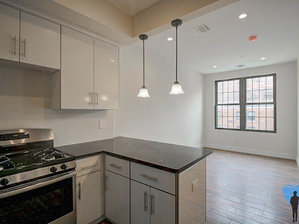 1st image of 746 Willoughby Ave #3